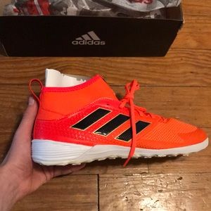 ACE TANGO 17.3 indoor soccer shoes